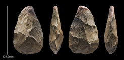 A 400,000 year ‘handaxe’ stone tool from Khall Amayshan 4.